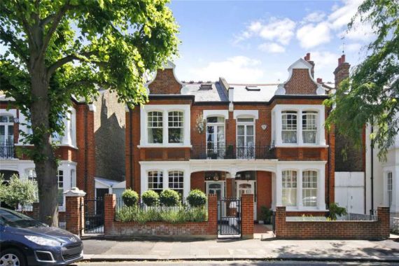 6 Bedroom Semi-Detac...